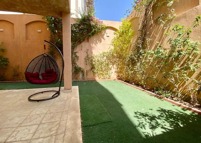 New Cairo 3Br Villa Garden & Prime Location By Best Of Bedz